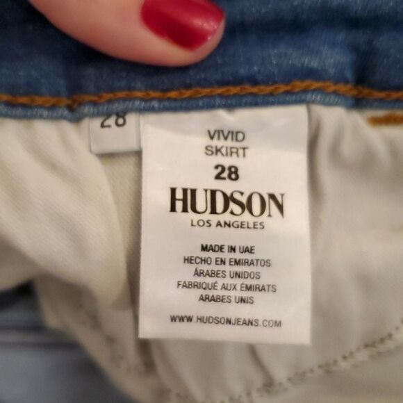 HudsonVivid Denim Raw-Hem Mini Skirt
Size 28 - Picture 4 of 12